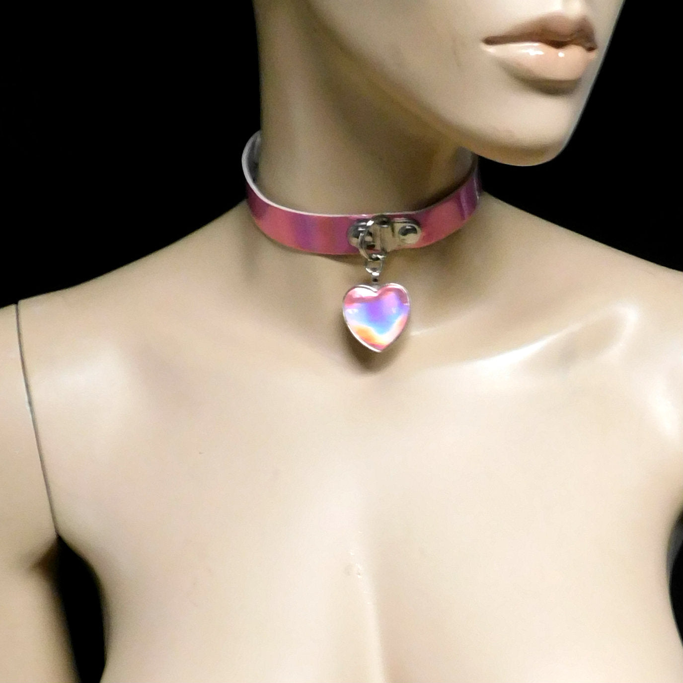 Holographic Choker Necklace with Heart Pendant